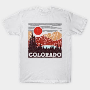 Colorado Retro Vintage Mountains Nature Hiking Camping T-Shirt